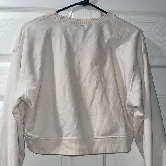 H&M Cropped Long Sleeve Cream Embroidered Sweater Size Medium - Picture 2 of 2